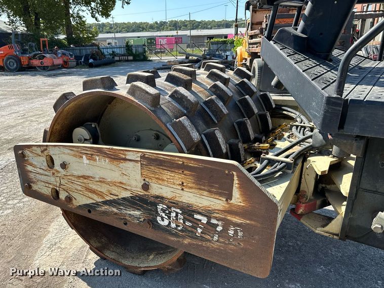 image for item EJ7257 2006 Ingersoll Rand  SD77D single drum vibratory roller