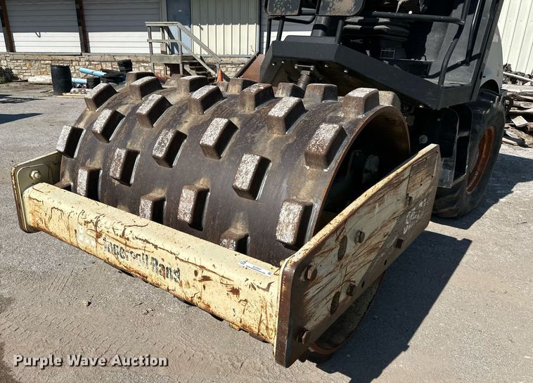 image for item EJ7257 2006 Ingersoll Rand  SD77D single drum vibratory roller