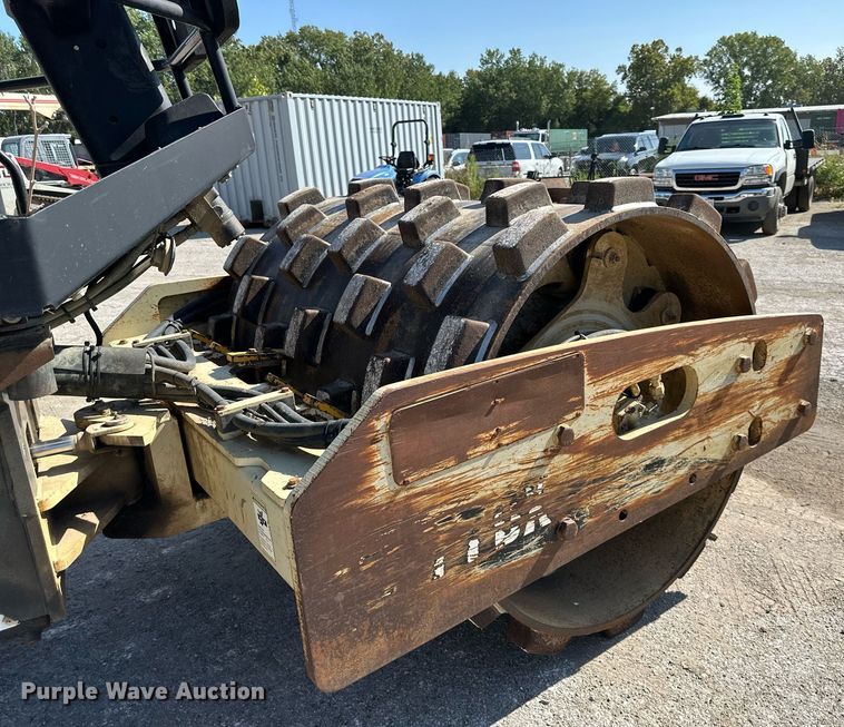 image for item EJ7257 2006 Ingersoll Rand  SD77D single drum vibratory roller