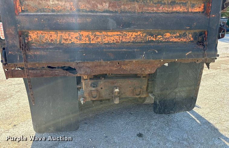 image for item EJ7262 2000 International  4900 dump truck