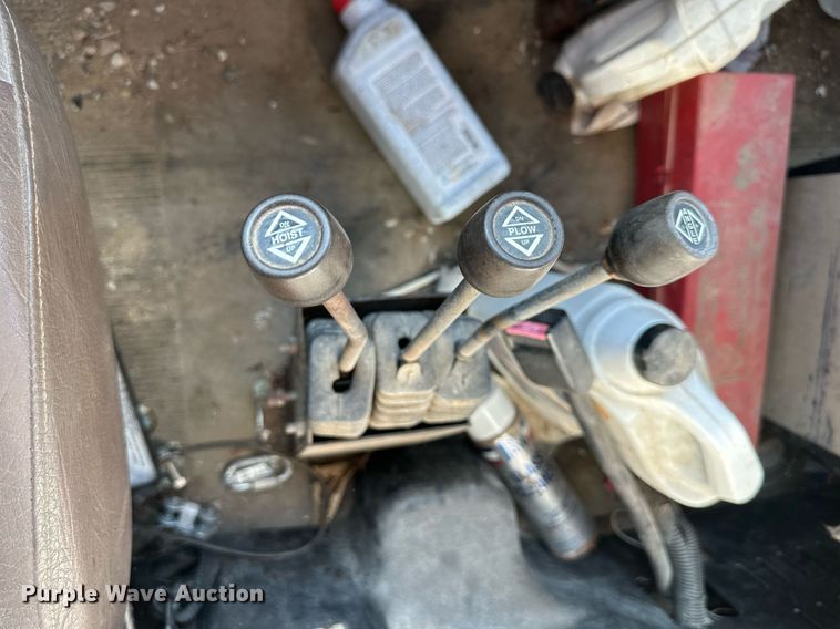 image for item EJ7262 2000 International  4900 dump truck