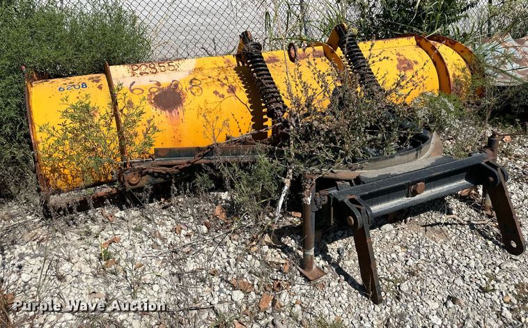 image for item EJ7262 2000 International  4900 dump truck