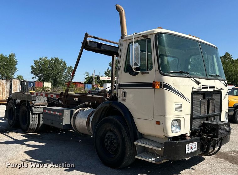 image for item EJ7263 2006 Autocar  WX roll-off container truck