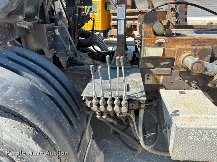 image for item EJ7263 2006 Autocar  WX roll-off container truck