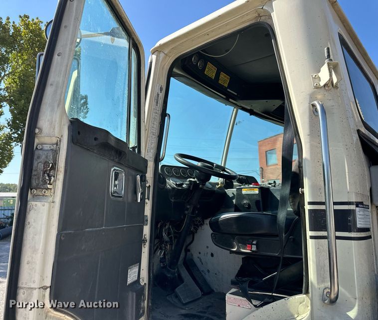 image for item EJ7263 2006 Autocar  WX roll-off container truck