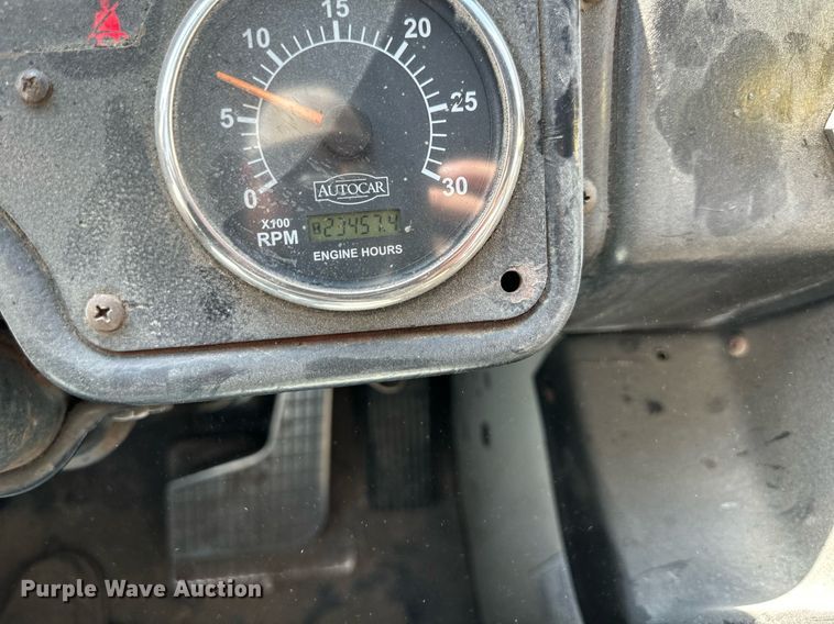 image for item EJ7263 2006 Autocar  WX roll-off container truck