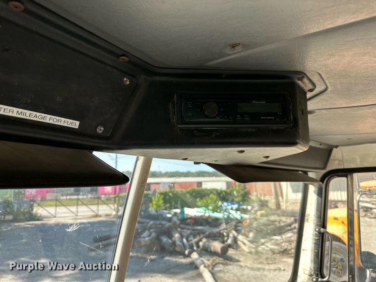 image for item EJ7263 2006 Autocar  WX roll-off container truck