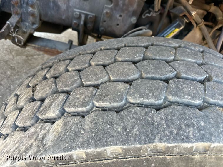 image for item EJ7263 2006 Autocar  WX roll-off container truck