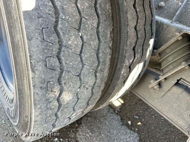 image for item EJ7263 2006 Autocar  WX roll-off container truck