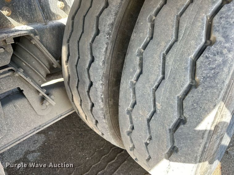 image for item EJ7263 2006 Autocar  WX roll-off container truck