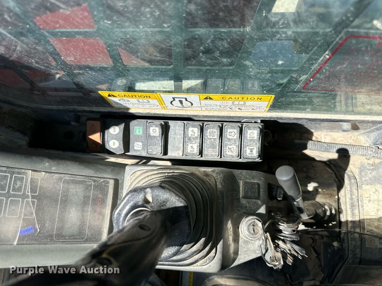 image for item EJ7264 2015 Takeuchi TL12 tracked skid steer loader