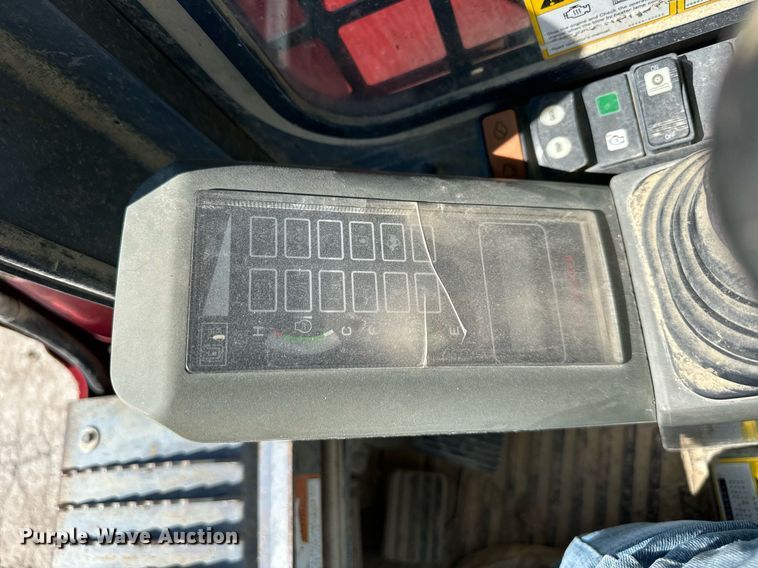 image for item EJ7264 2015 Takeuchi TL12 tracked skid steer loader