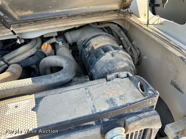 image for item EJ7264 2015 Takeuchi TL12 tracked skid steer loader