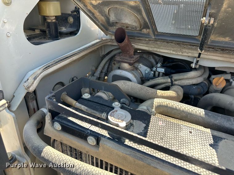 image for item EJ7264 2015 Takeuchi TL12 tracked skid steer loader