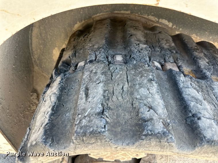 image for item EJ7264 2015 Takeuchi TL12 tracked skid steer loader