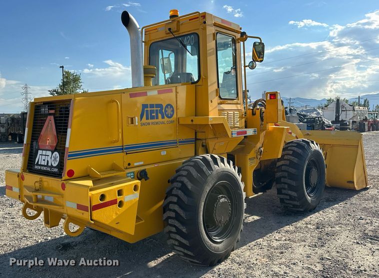 image for item EJ8975 1996 Case 621B wheel loader