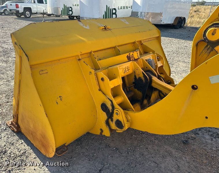 image for item EJ8975 1996 Case 621B wheel loader