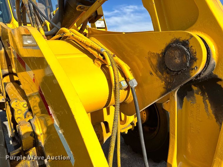 image for item EJ8975 1996 Case 621B wheel loader