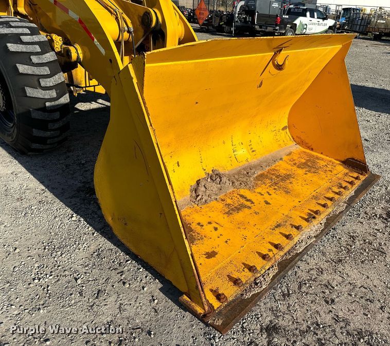image for item EJ8975 1996 Case 621B wheel loader