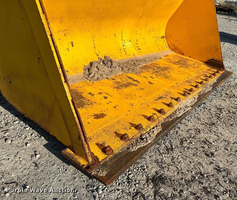 image for item EJ8975 1996 Case 621B wheel loader