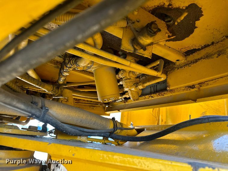 image for item EJ8975 1996 Case 621B wheel loader