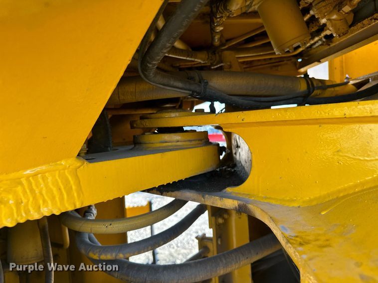 image for item EJ8975 1996 Case 621B wheel loader