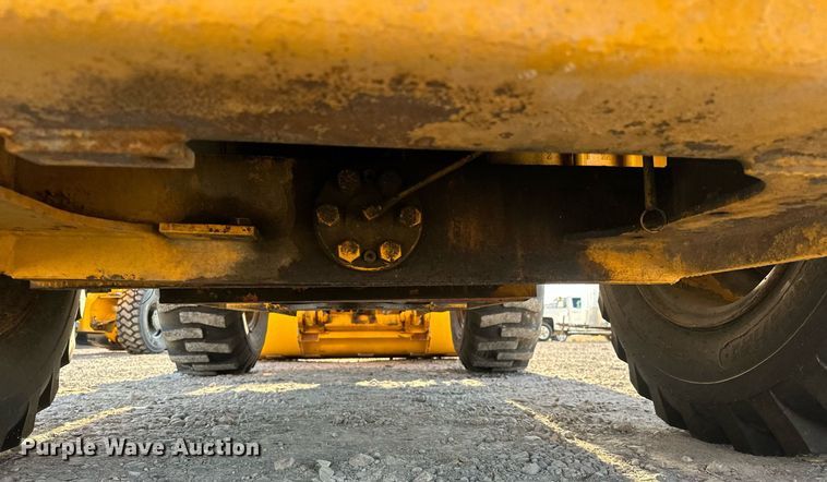 image for item EJ8975 1996 Case 621B wheel loader