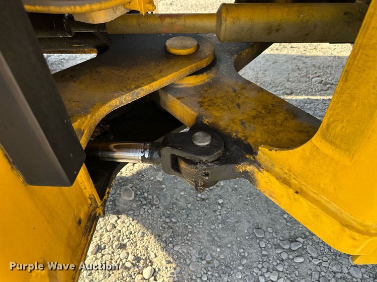 image for item EJ8975 1996 Case 621B wheel loader