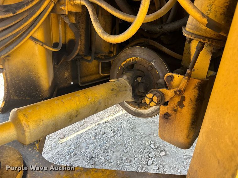 image for item EJ8975 1996 Case 621B wheel loader