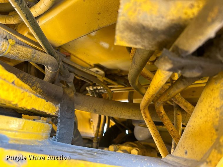 image for item EJ8975 1996 Case 621B wheel loader