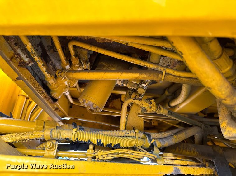 image for item EJ8975 1996 Case 621B wheel loader