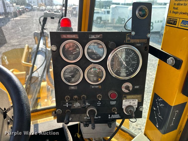 image for item EJ8975 1996 Case 621B wheel loader