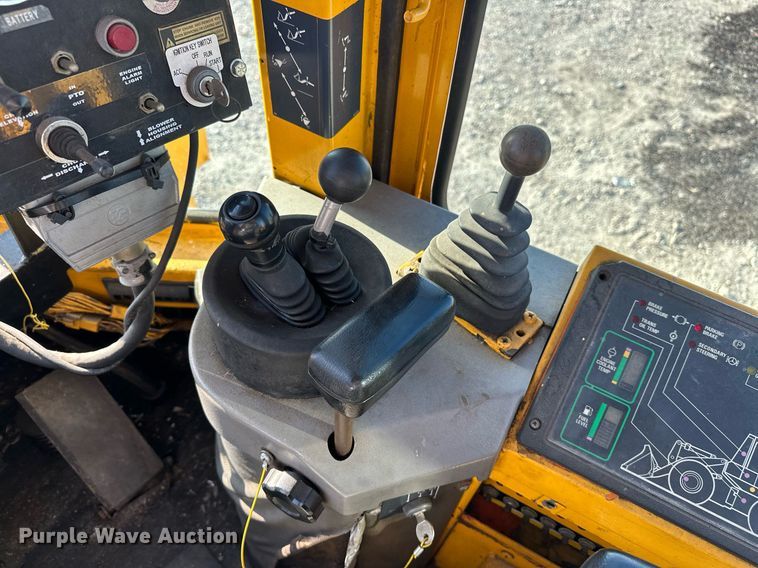 image for item EJ8975 1996 Case 621B wheel loader