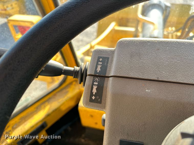 image for item EJ8975 1996 Case 621B wheel loader