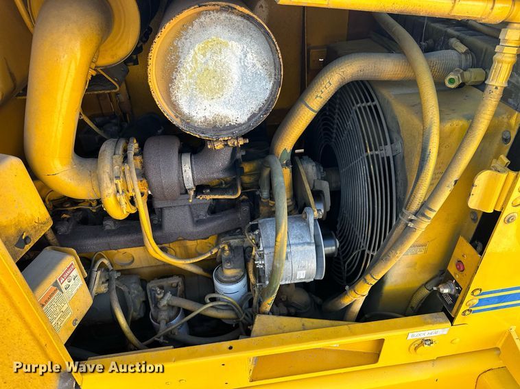 image for item EJ8975 1996 Case 621B wheel loader