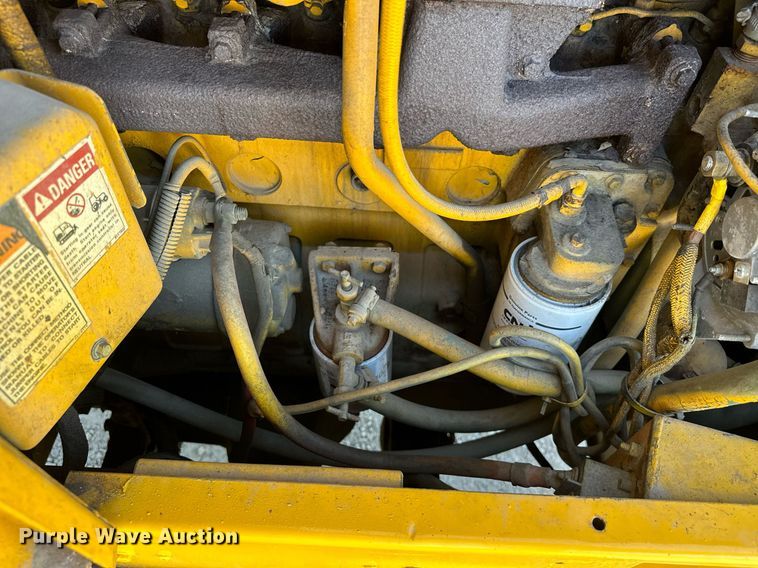 image for item EJ8975 1996 Case 621B wheel loader