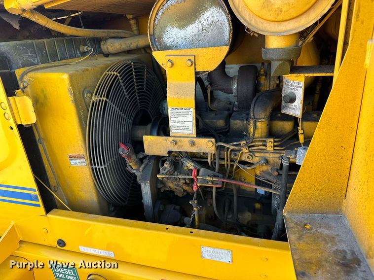 image for item EJ8975 1996 Case 621B wheel loader