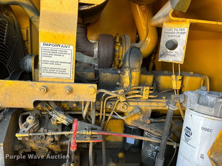 image for item EJ8975 1996 Case 621B wheel loader