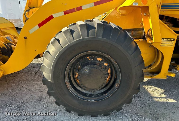 image for item EJ8975 1996 Case 621B wheel loader