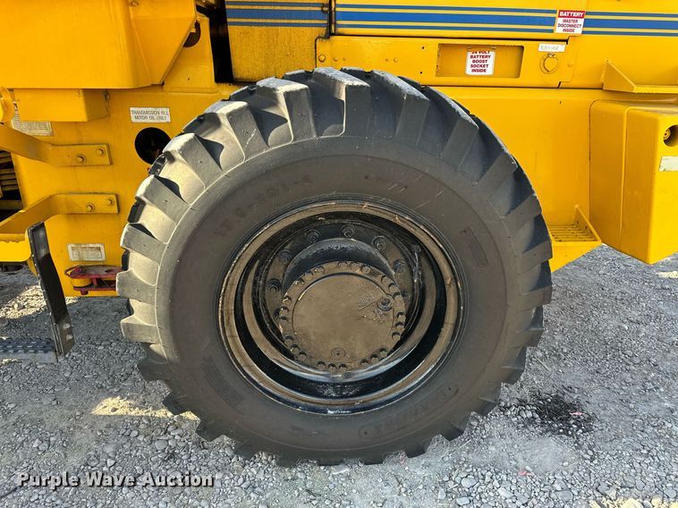 image for item EJ8975 1996 Case 621B wheel loader