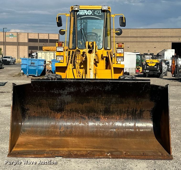 image for item EJ8976 1996 Case  621B wheel loader