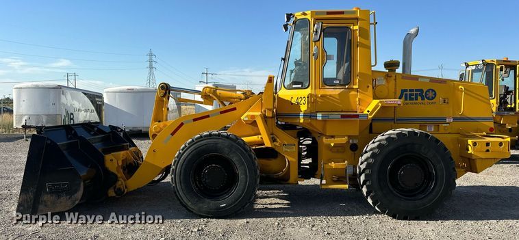 image for item EJ8976 1996 Case  621B wheel loader