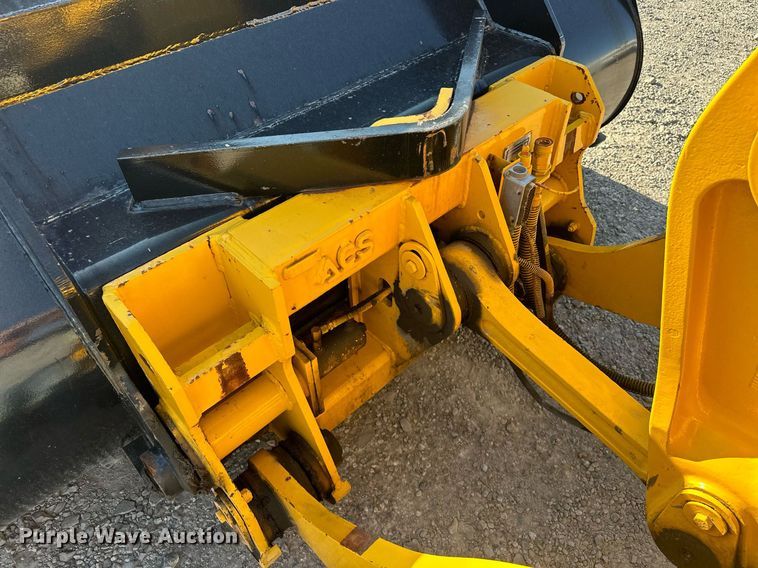 image for item EJ8976 1996 Case  621B wheel loader