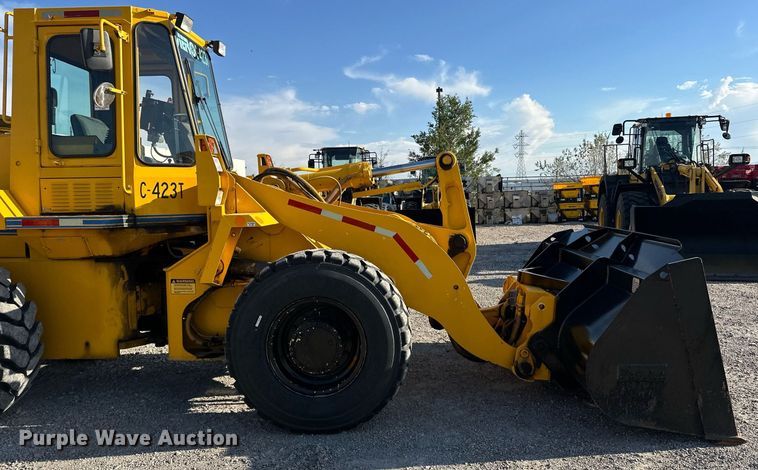 image for item EJ8976 1996 Case  621B wheel loader