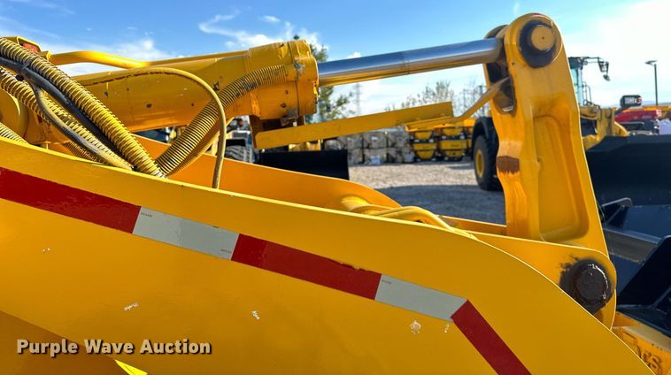 image for item EJ8976 1996 Case  621B wheel loader