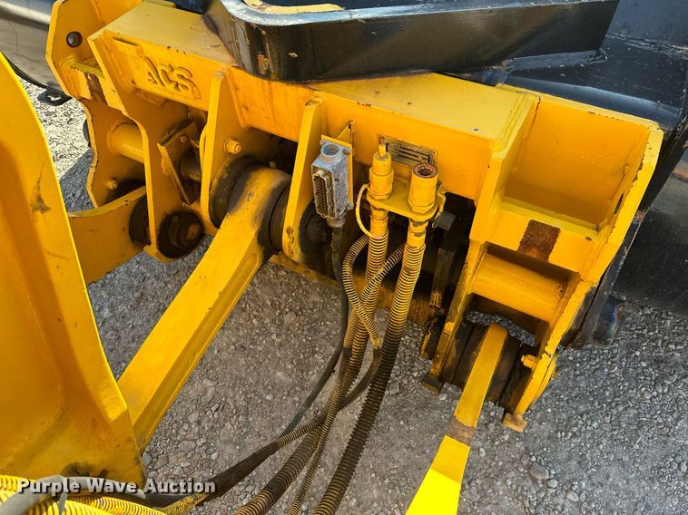 image for item EJ8976 1996 Case  621B wheel loader