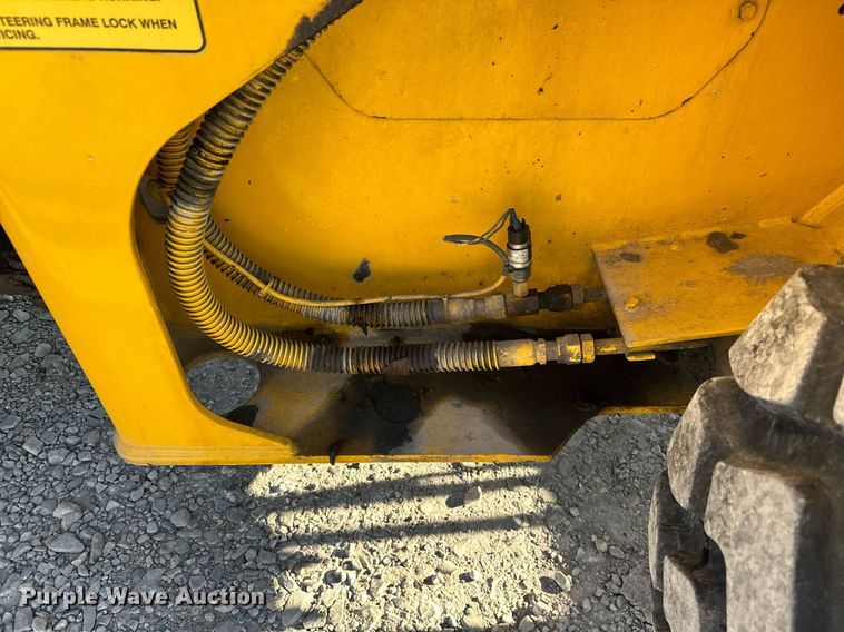 image for item EJ8976 1996 Case  621B wheel loader