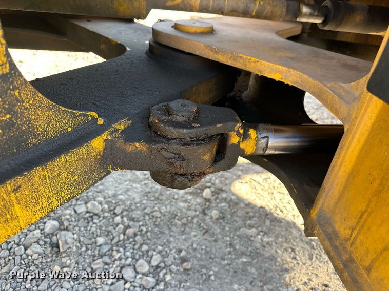 image for item EJ8976 1996 Case  621B wheel loader