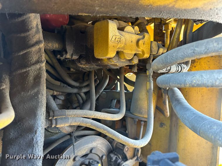 image for item EJ8976 1996 Case  621B wheel loader