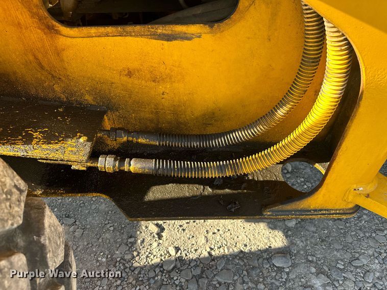 image for item EJ8976 1996 Case  621B wheel loader